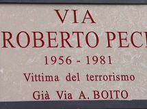 Targa via Roberto Peci