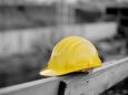 Gli operai tornano al lavoro