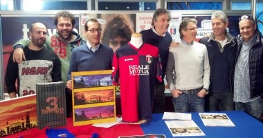 I membri dell'associazione Noi Samb presentano il primo Memorial "Stefano Borgonovo"