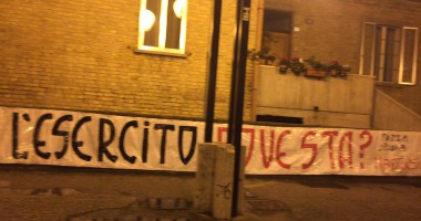 Striscione di Forza Nuova davanti al Comune di Martinsicuro