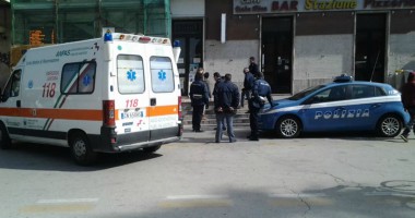 L'arrivo dell'ambulanza alla stazione
