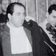 Antonio Di Pietro, il 6 dicembre 1994, nel giorno in cui abbandon� la magistratura, togliendosi la toga in udienza