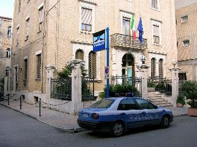Il Commissariato di San Benedetto: la Polizia indaga sul furto alla Gioielleria del Vicolo  