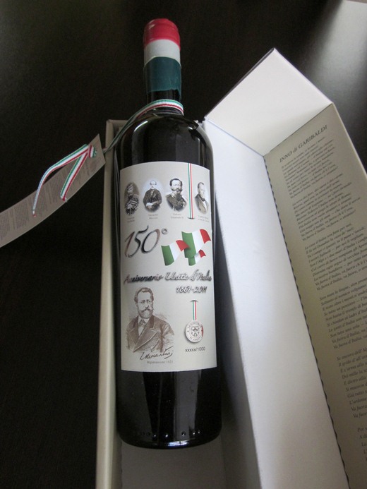 La bottiglia della cantina Fontursia per i 150 d'Unità d'Italia
