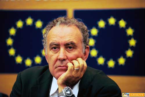 Michele Santoro quando era eurodeputato europeo (questopuntoesclamativo)