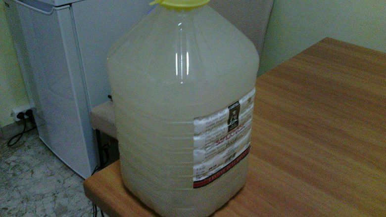 Acqua con alto contenuto di calcare dopo il terremoto che ha colpito Arquata e le sorgenti dell'acqua potabile