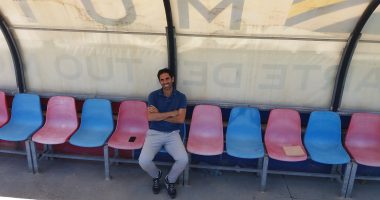 Sandro Federico immortalato in panchina al "Riviera delle Palme"