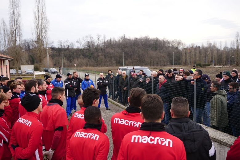 Niente derby tra Padova e Vicenza, i tifosi bloccano lo stadio