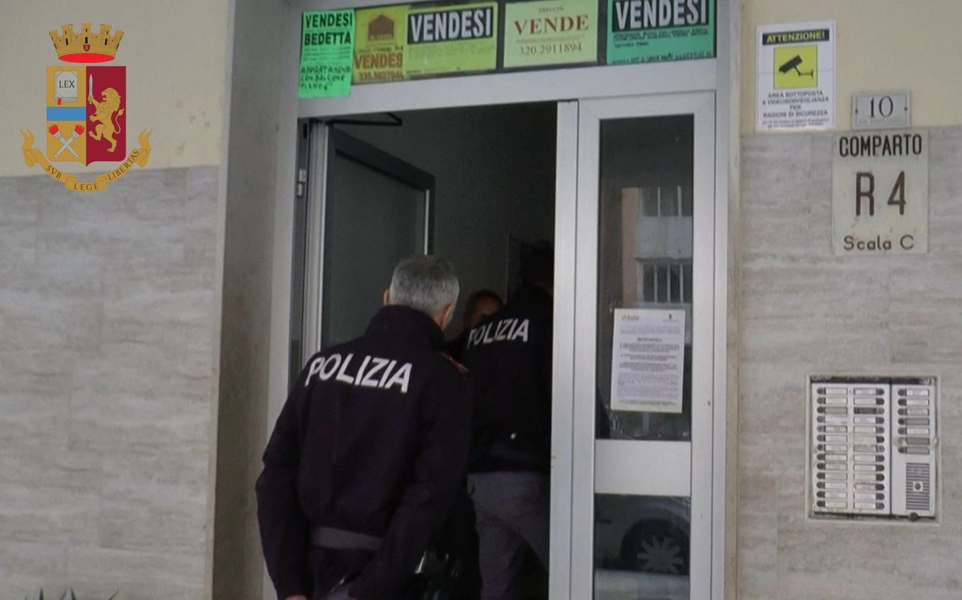 Bivacchi e alloggi abusivi, la Questura &quot;chiude&quot; quattro appartamenti