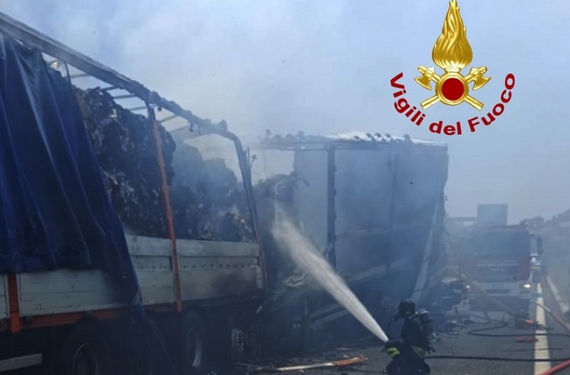A14, incidente fra tre camion e rogo: due morti e un ferito. Traffico in tilt, giornata da dimenticare - Vimarsana News