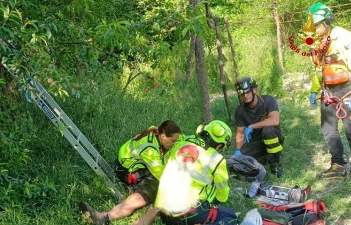 Pesaro: un uomo cade da una scala, interviene il personale dell ...