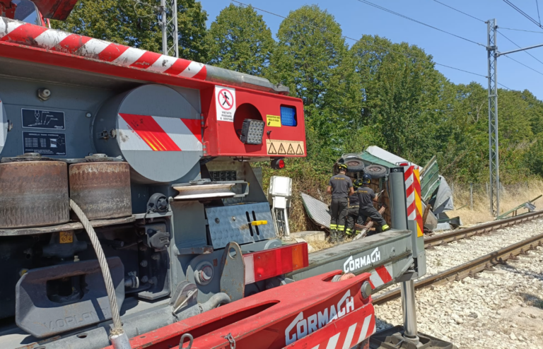 SNAP Piccolo passaggio ferroviario – Set di mattoncini con binari – Estensione per treni – Compatibile con Lego – Kit di costruzione per bambini e