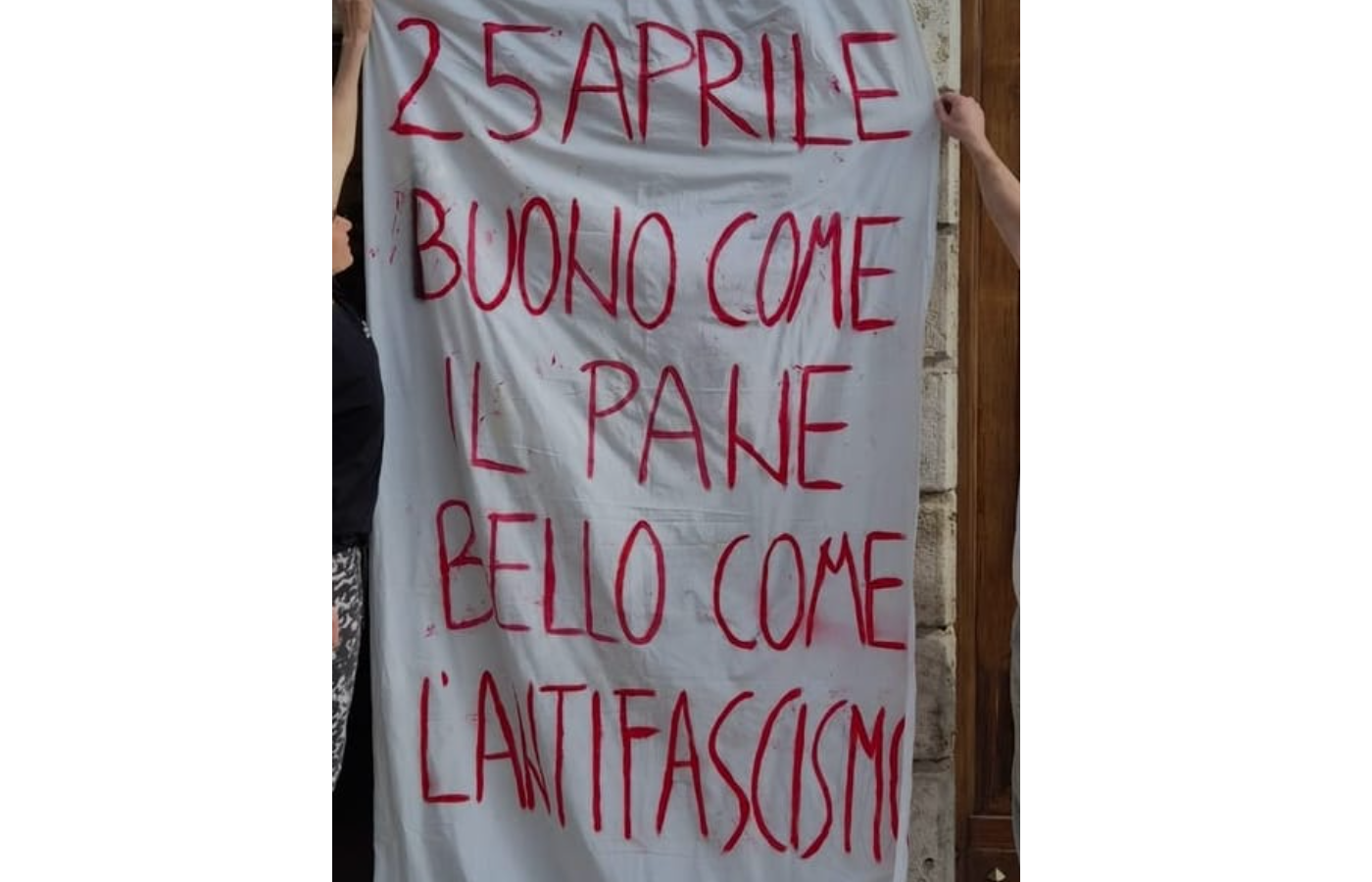Striscione Antifascista ad Ascoli Piceno