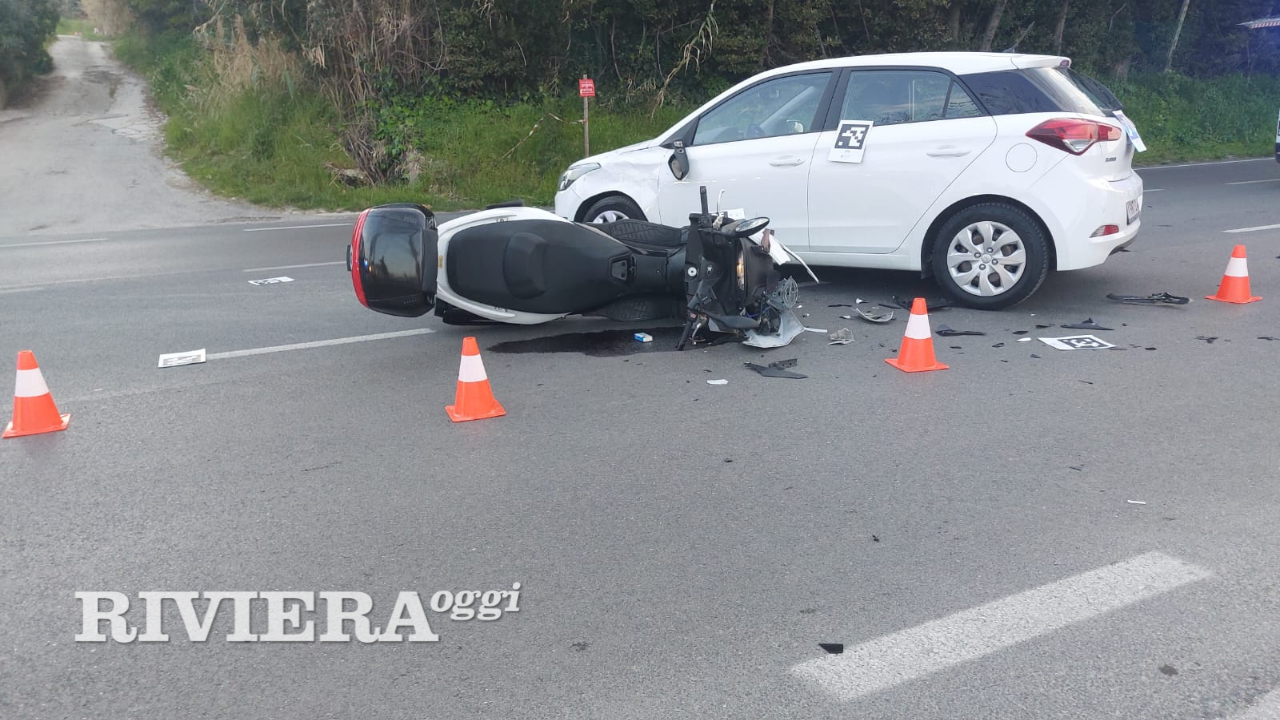 Scontro tra auto e scooter sulla Statale 16 in zona Brancadoro, ferito ...