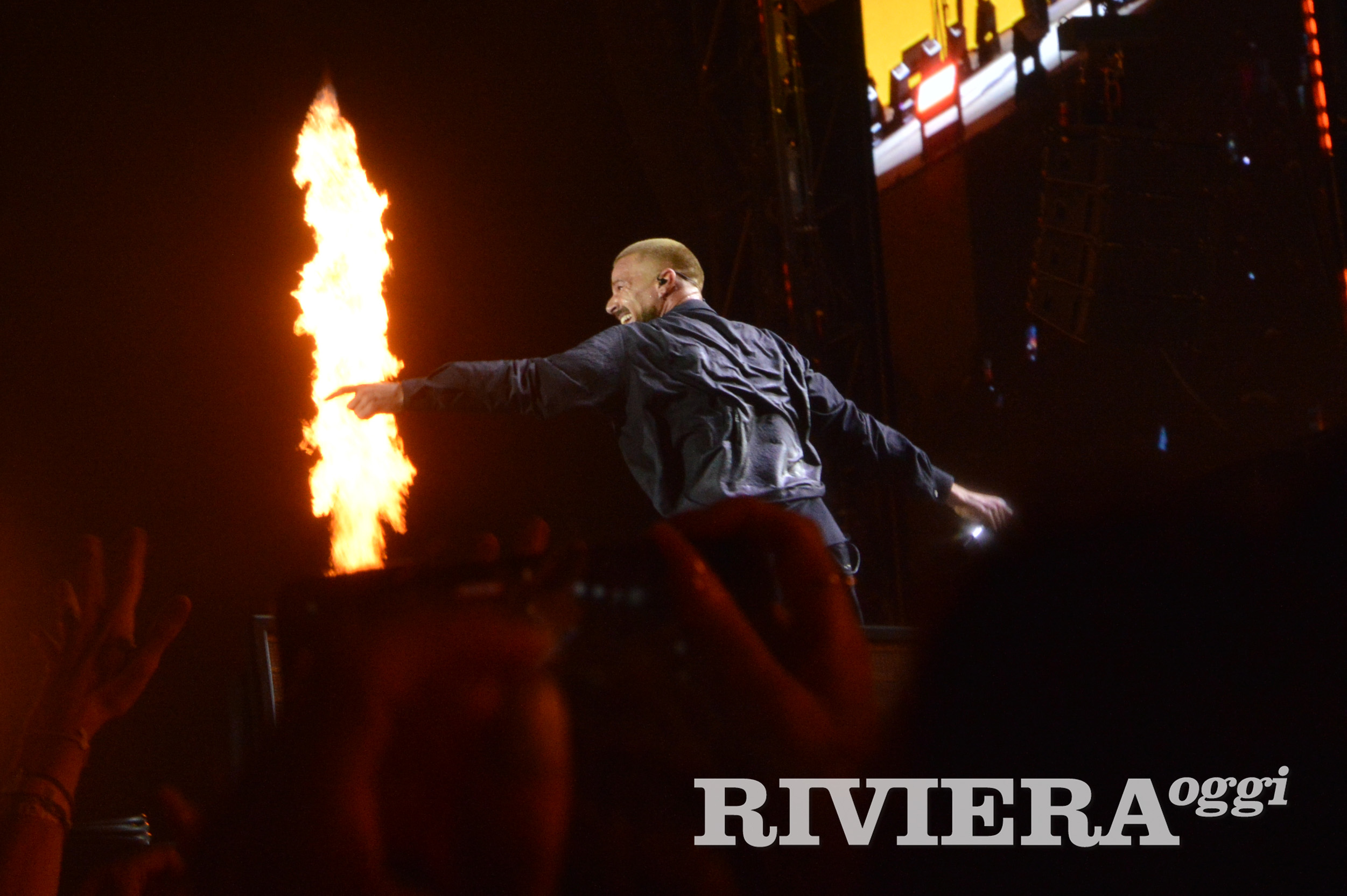 Ricky Martin canta dal vivo sul palco del SanPark a San Benedetto del Tronto